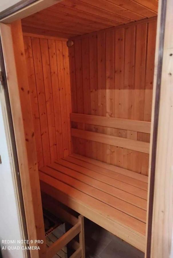 Urocze Studia W Lomiankach, 1- Z Sauna I Tarasem, 2- Z Kominkiem, 3- Ekonomiczne, 7Km Metro Mlociny Warszawa Łomianki Exterior foto