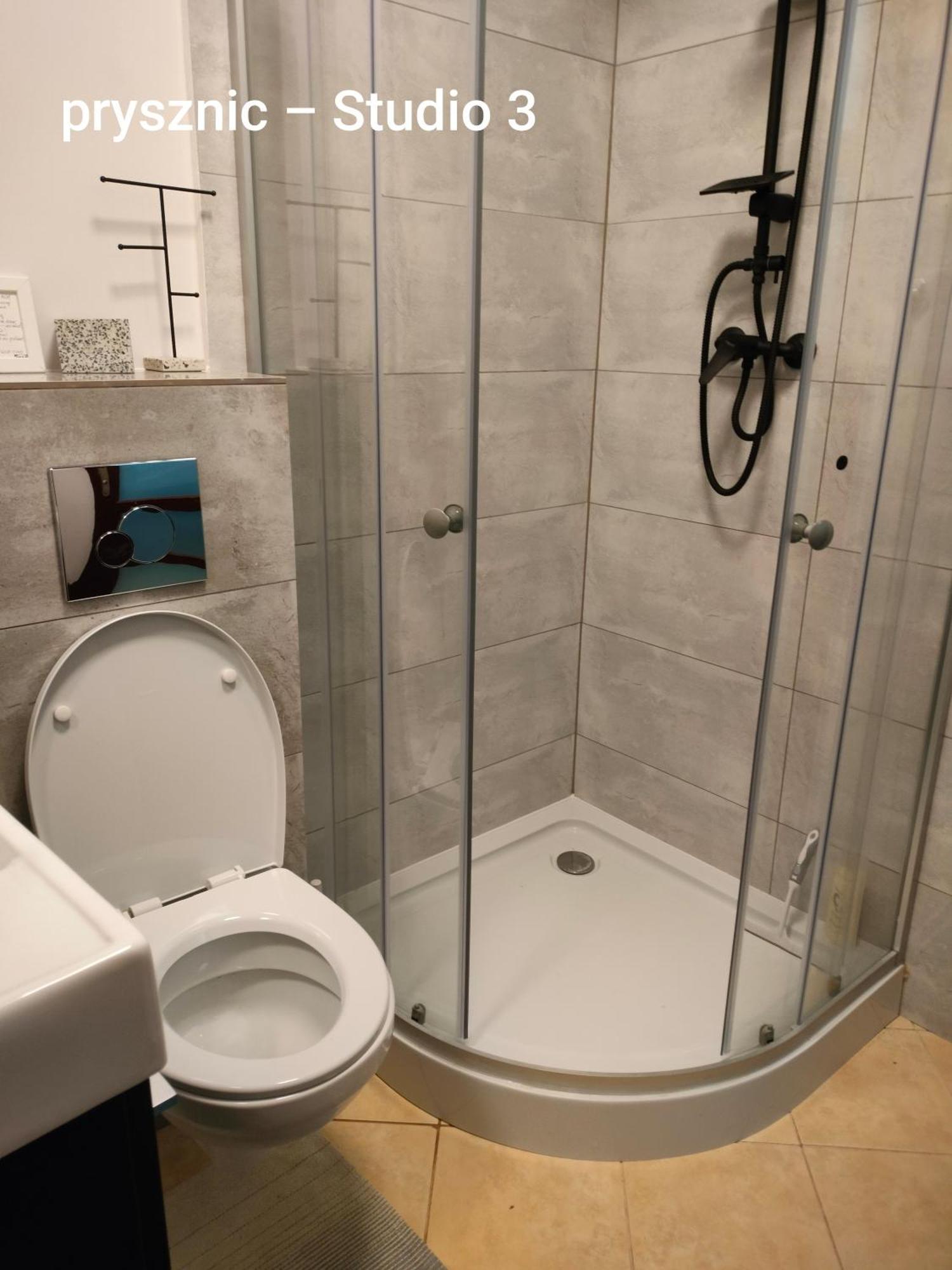 Urocze Studia W Lomiankach, 1- Z Sauna I Tarasem, 2- Z Kominkiem, 3- Ekonomiczne, 7Km Metro Mlociny Warszawa Łomianki Exterior foto